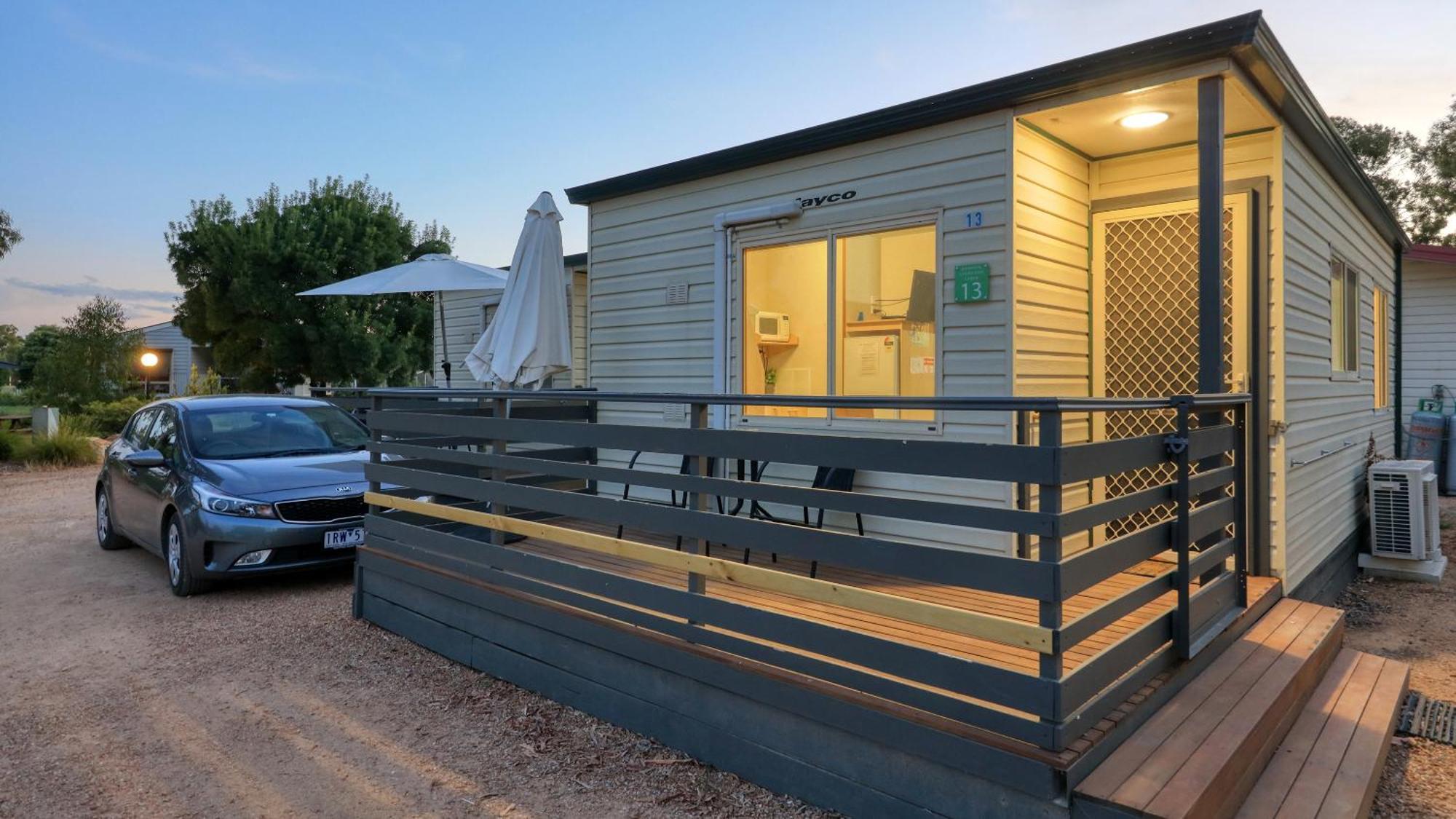 Yarrawonga Riverlands Tourist Park חדר תמונה
